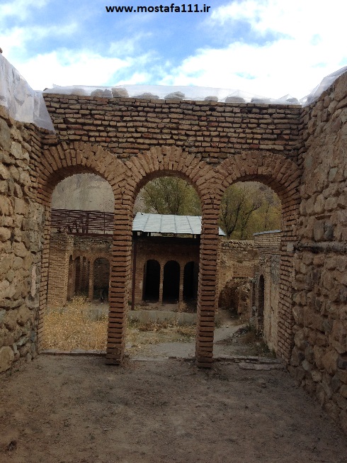 ساختمان های جانبی کاخ ناصرالدین شاهی شهرستانک